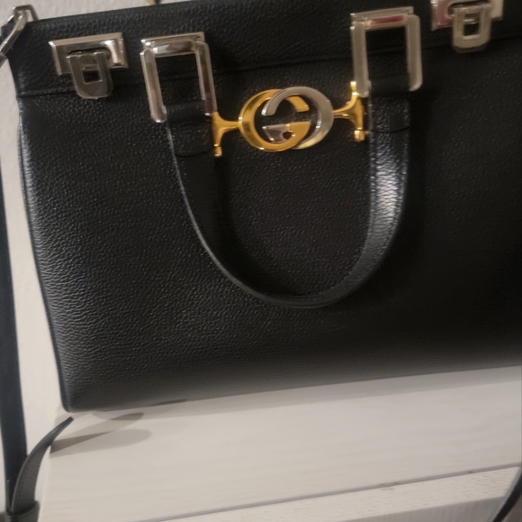 Gucci Small Zumi Top HandleBag Leather excellent condition with certificate &box - Picture 2 of 10